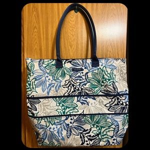EXPANDABLE Vera Bradley Tote Bag!